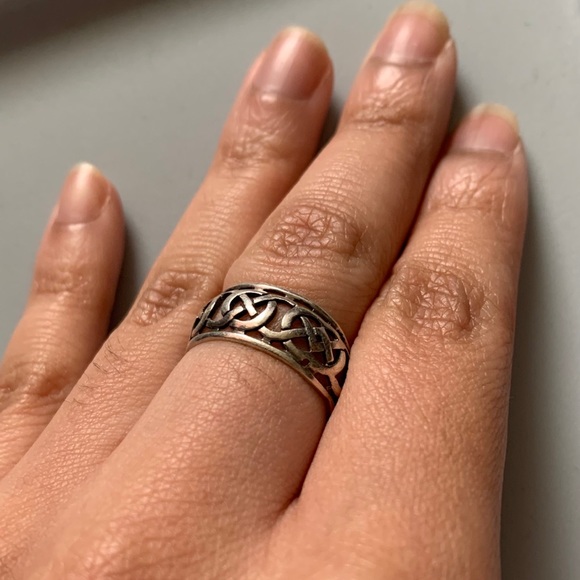 Ring - Picture 3 of 4